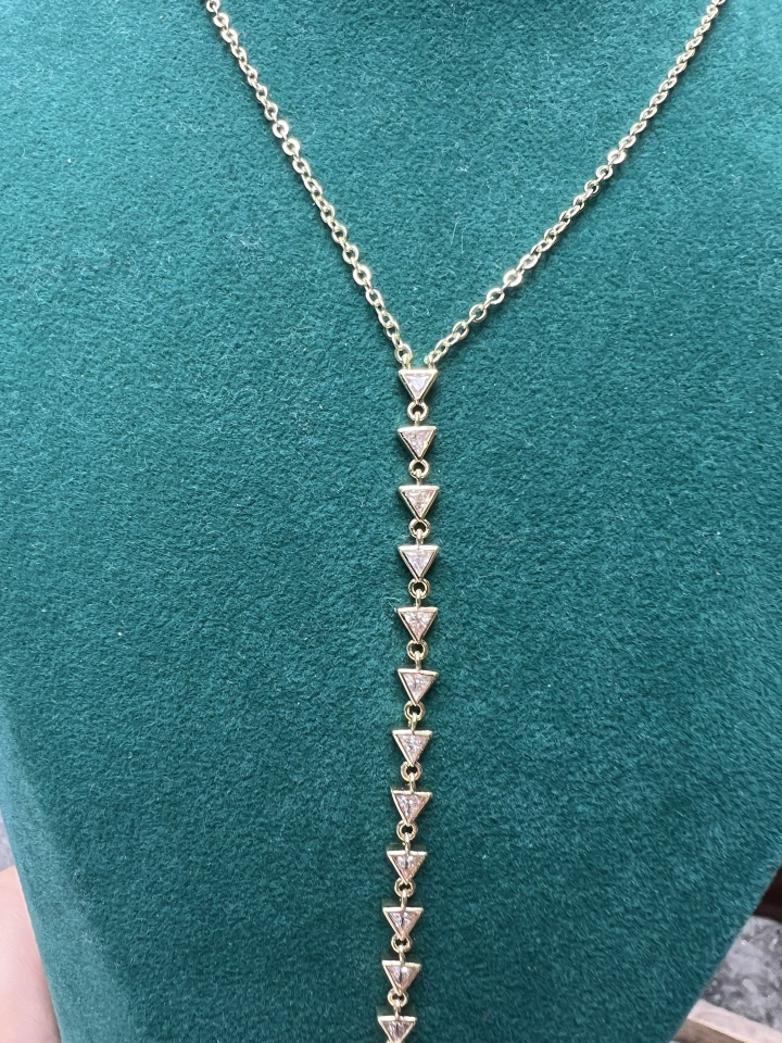 Gold Üçgen Taşlı Y Model Kolye