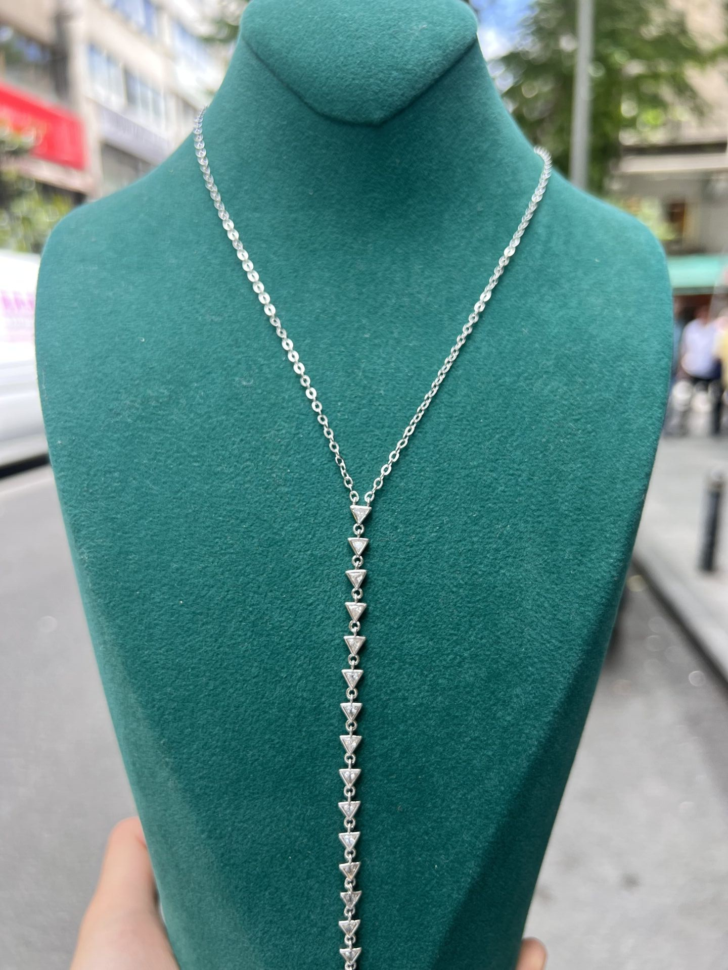 Silver Üçgen Taşlı Y Model Kolye