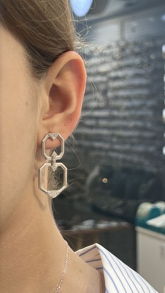 Sallantılı Köşeli Mini Taşlı Küpe
